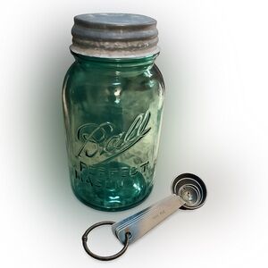 Vintage Ball Perfect Mason Aqua Blue Jar w Zinc Lid
